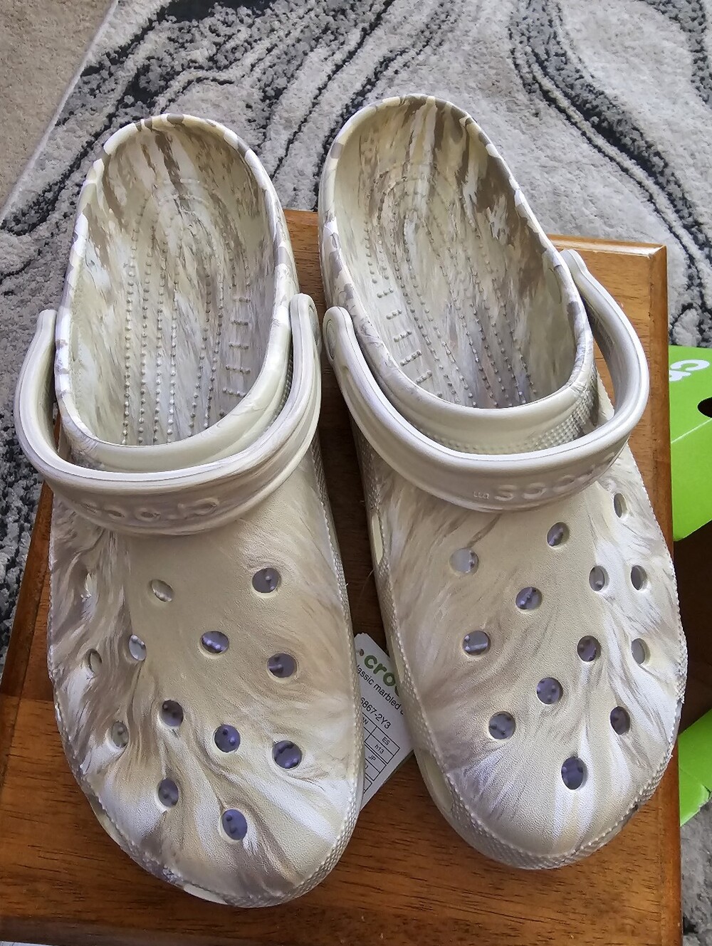CROCS men's Marbled Ivory and Beige Classic Clog Size 13